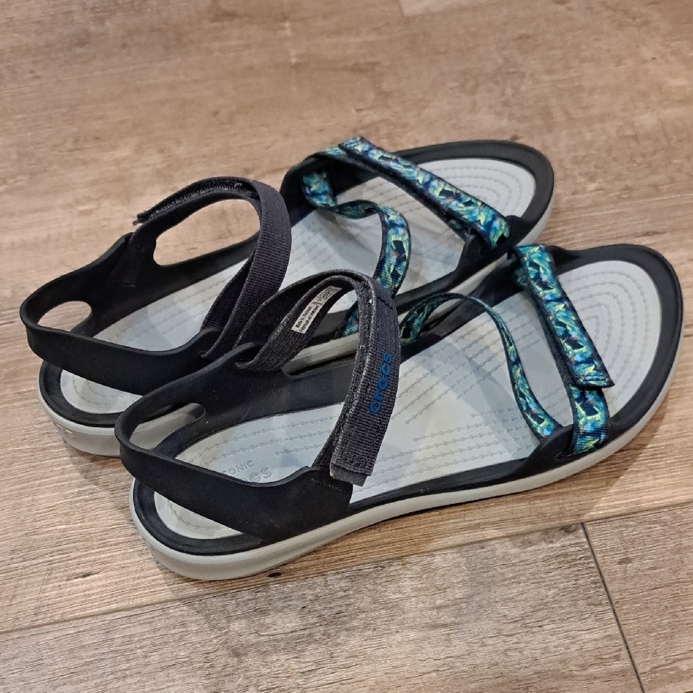 CROCS Women's Navy and Grey Patterned Sandals - Picture 3 of 9